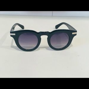 Black Round Vintage Sunglasses